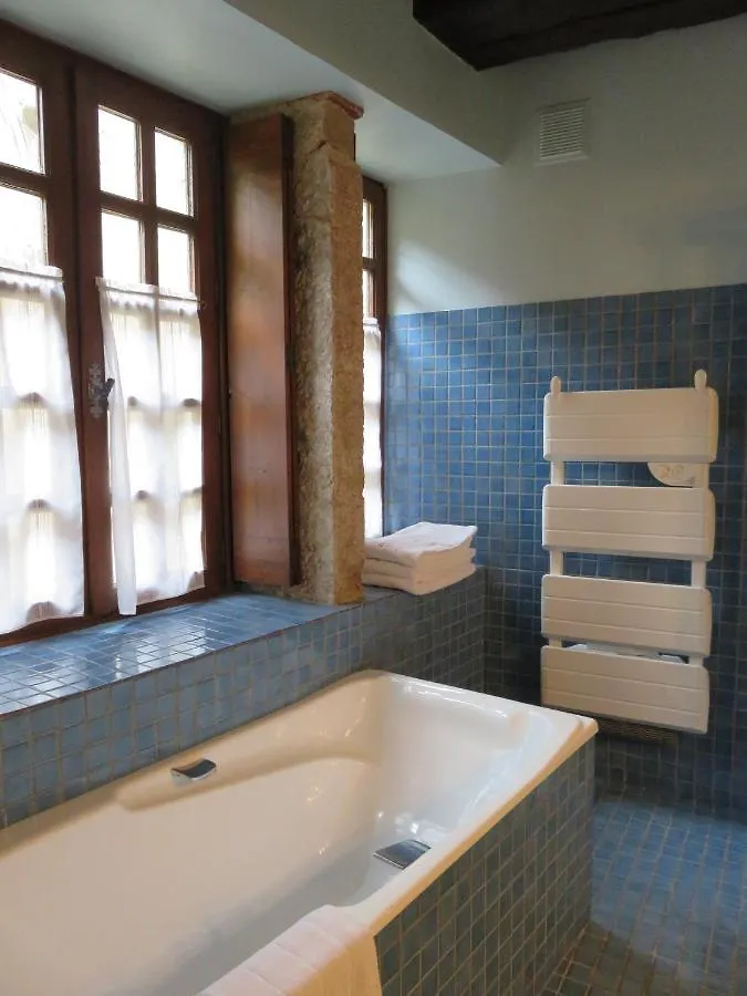 Hostellerie Du Vieux Perouges 2*,  France