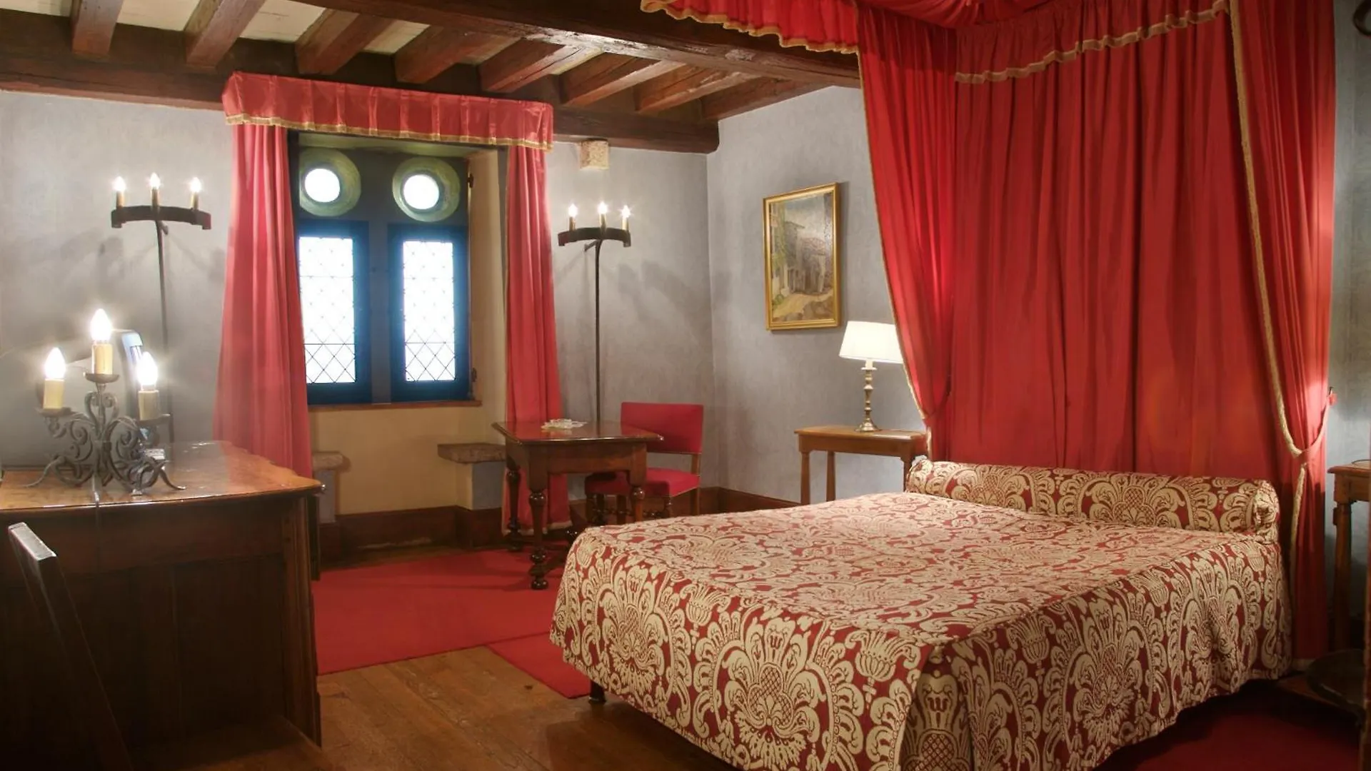 Hostellerie Du Vieux Perouges