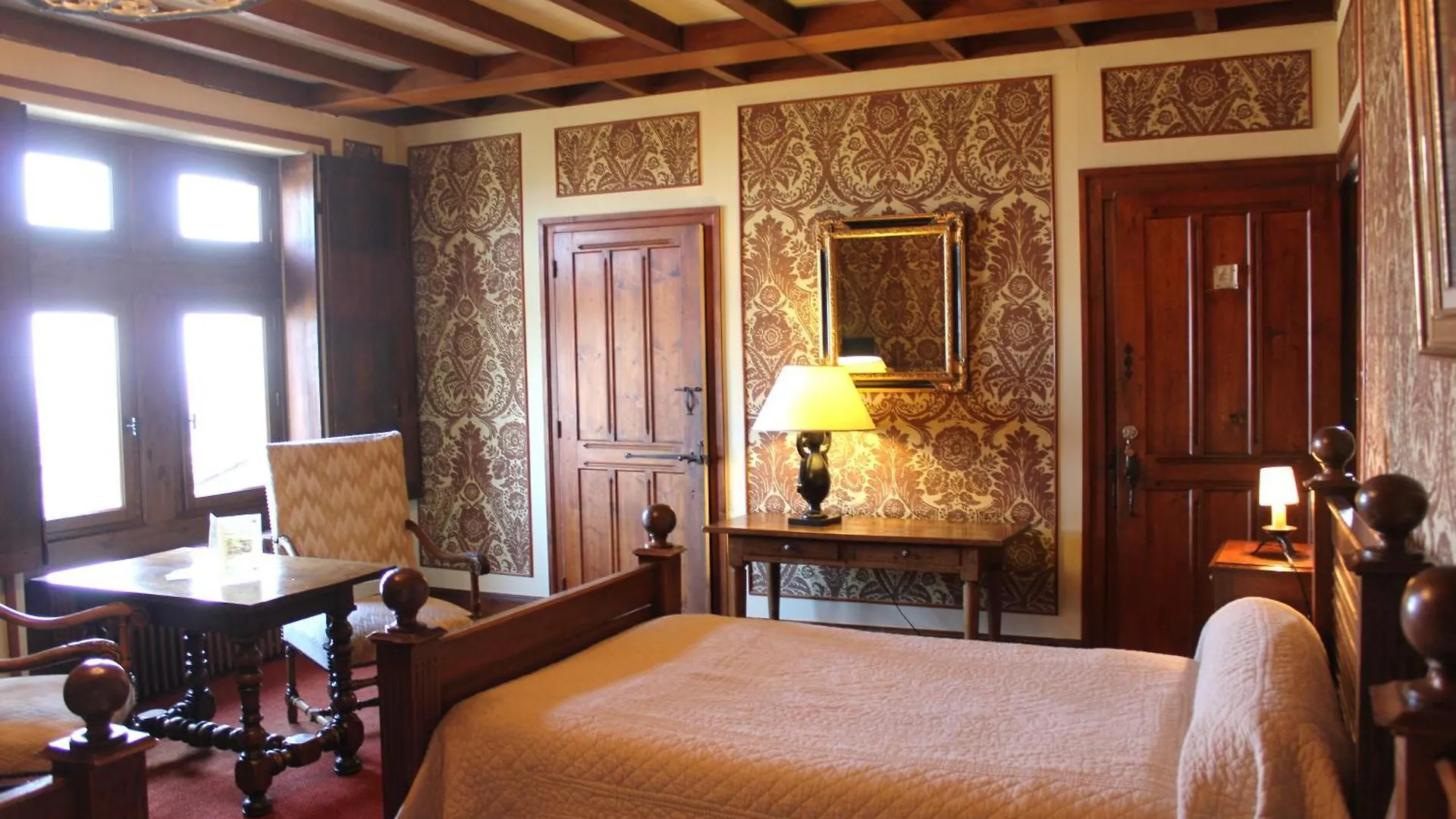 Hostellerie Du Vieux Perouges Hotel