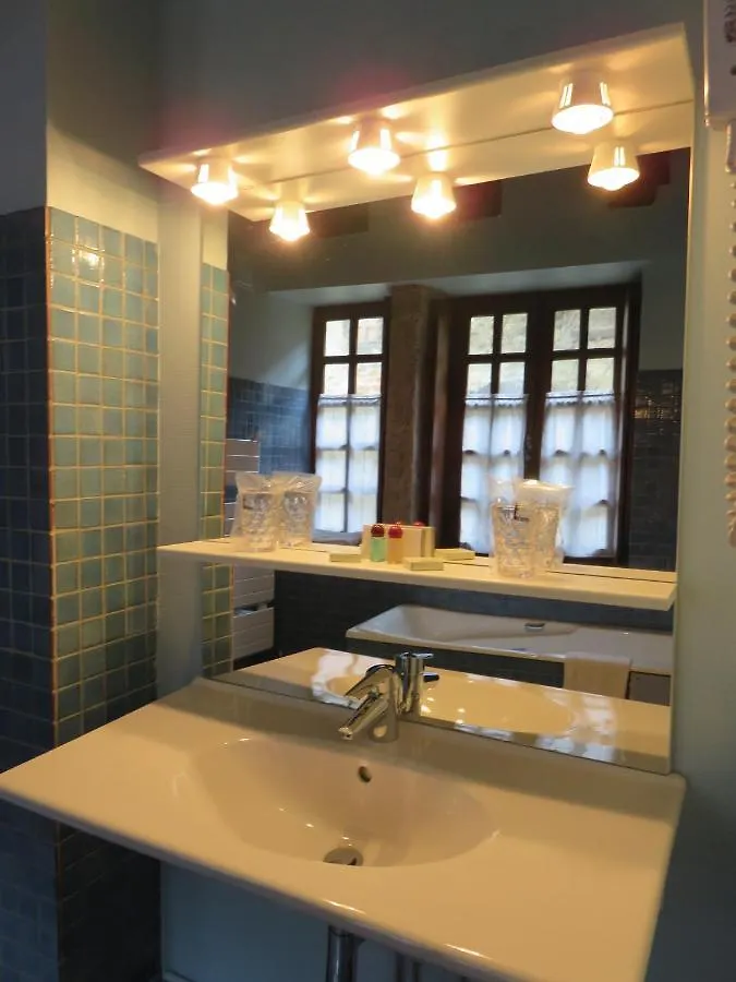 Hostellerie Du Vieux Pérouges