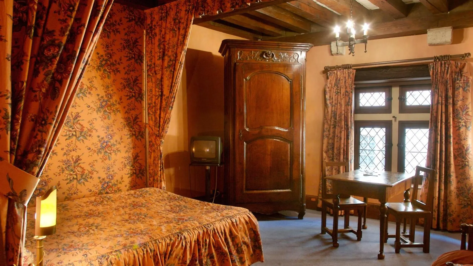 Hostellerie Du Vieux Pérouges فندق